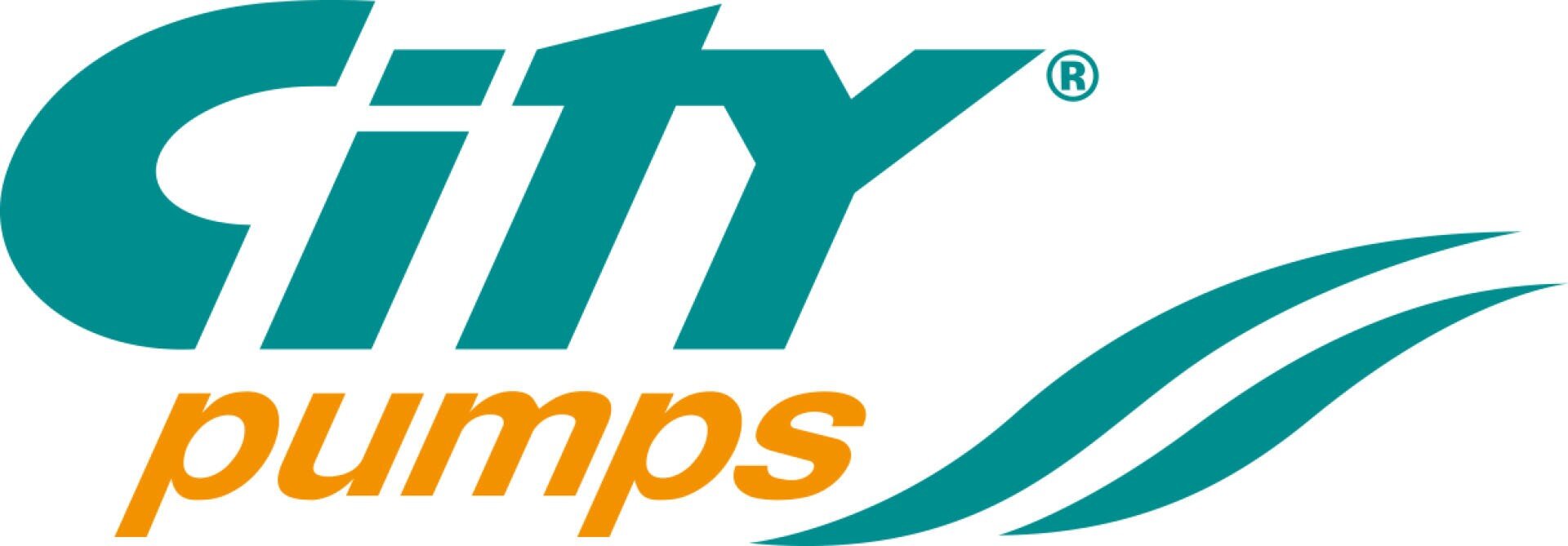 Das „City Pumps“-Logo mit dem Schriftzug „City“ in Blaugrün und „Pumps“ in Orange, unter dem Text sind zwei geschwungene Linien in Blaugrün abgebildet.