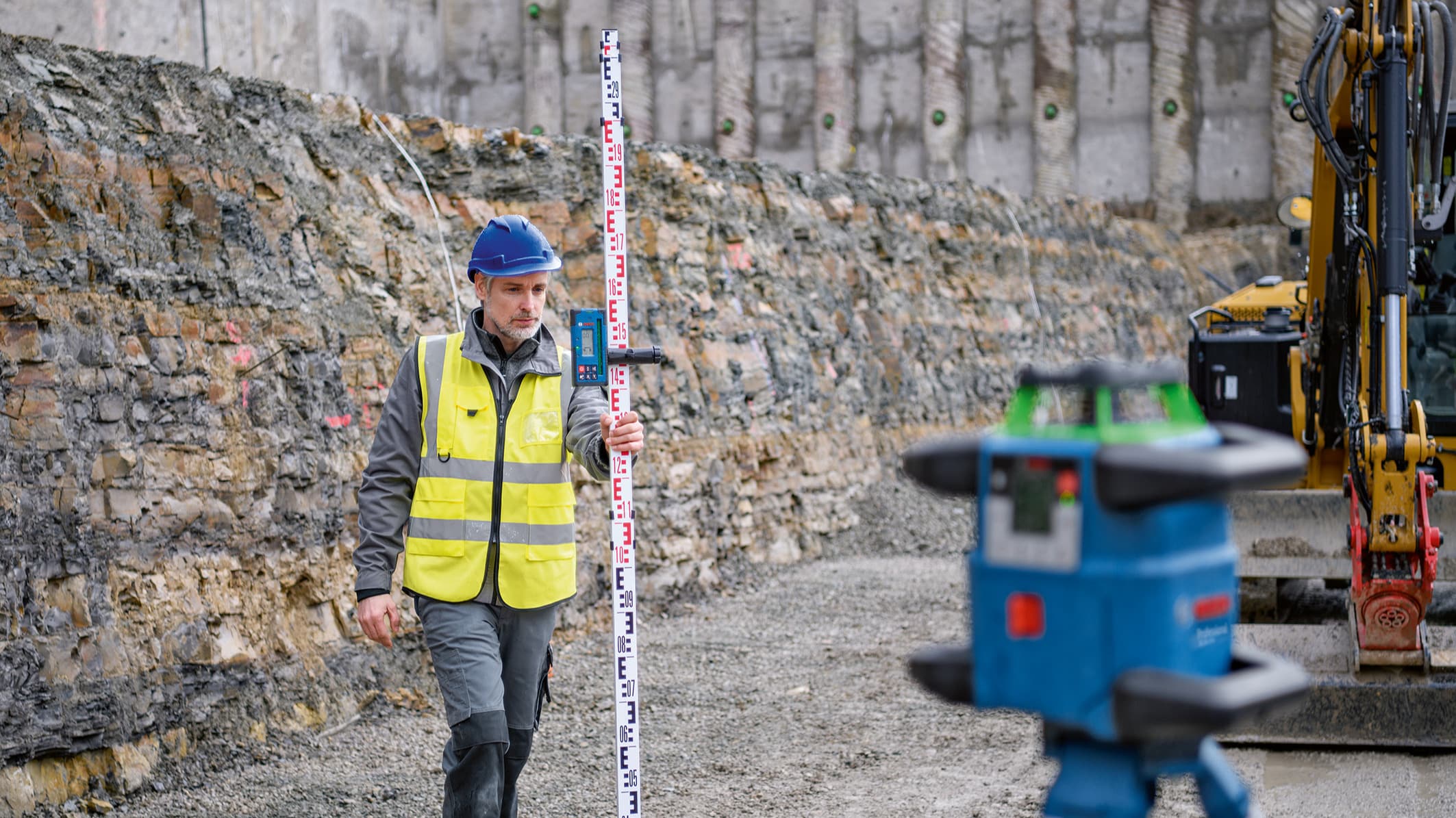 Immer im Lieferumfang dabei: Der Empfänger LR 65 G für Ausrichtungsarbeiten mit einer Messlatte.