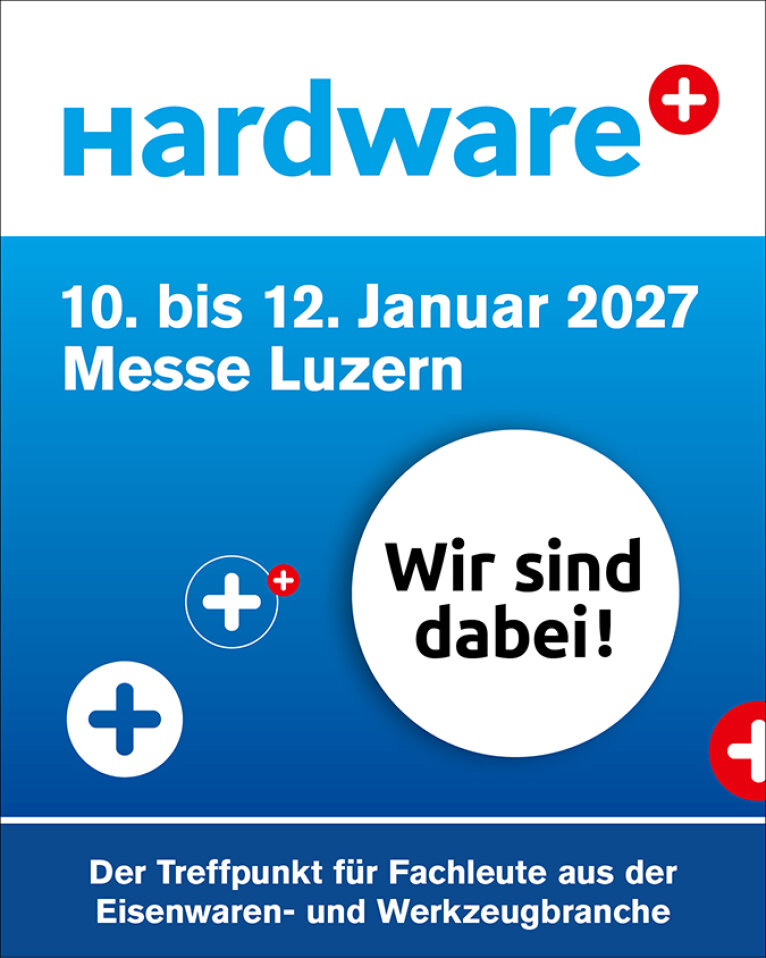 Plakat für die Hardware-Messe in der Messe Luzern, 10.–12. Januar 2027. Slogan: „Wir sind dabei!“ Blauer Hintergrund mit Kreuzen und weißem Textfeld. Für Fachleute aus der Hardware- und Werkzeugbranche.